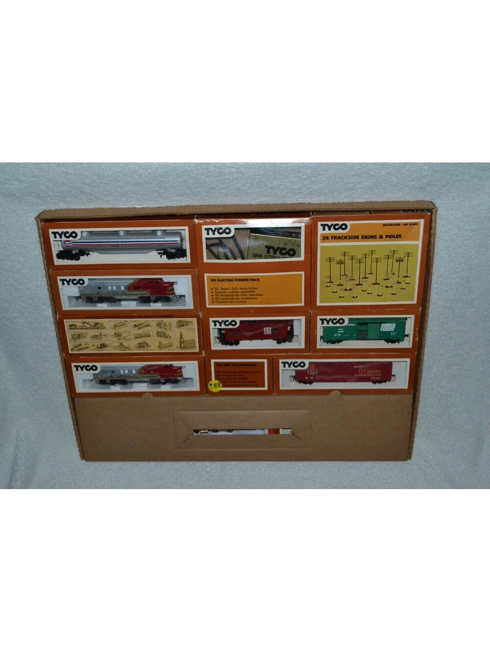 RARE Tyco HO scale electric train set no.7653 H-09-4 with extra life like Loco.